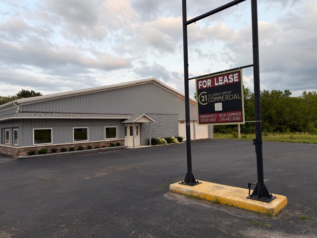 Commercial 4 by 4 real estate sign installation in cedar lake, indiana