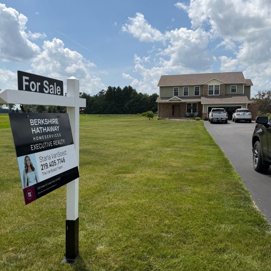 Residential real estate sign installation in DeMotte, Indiana